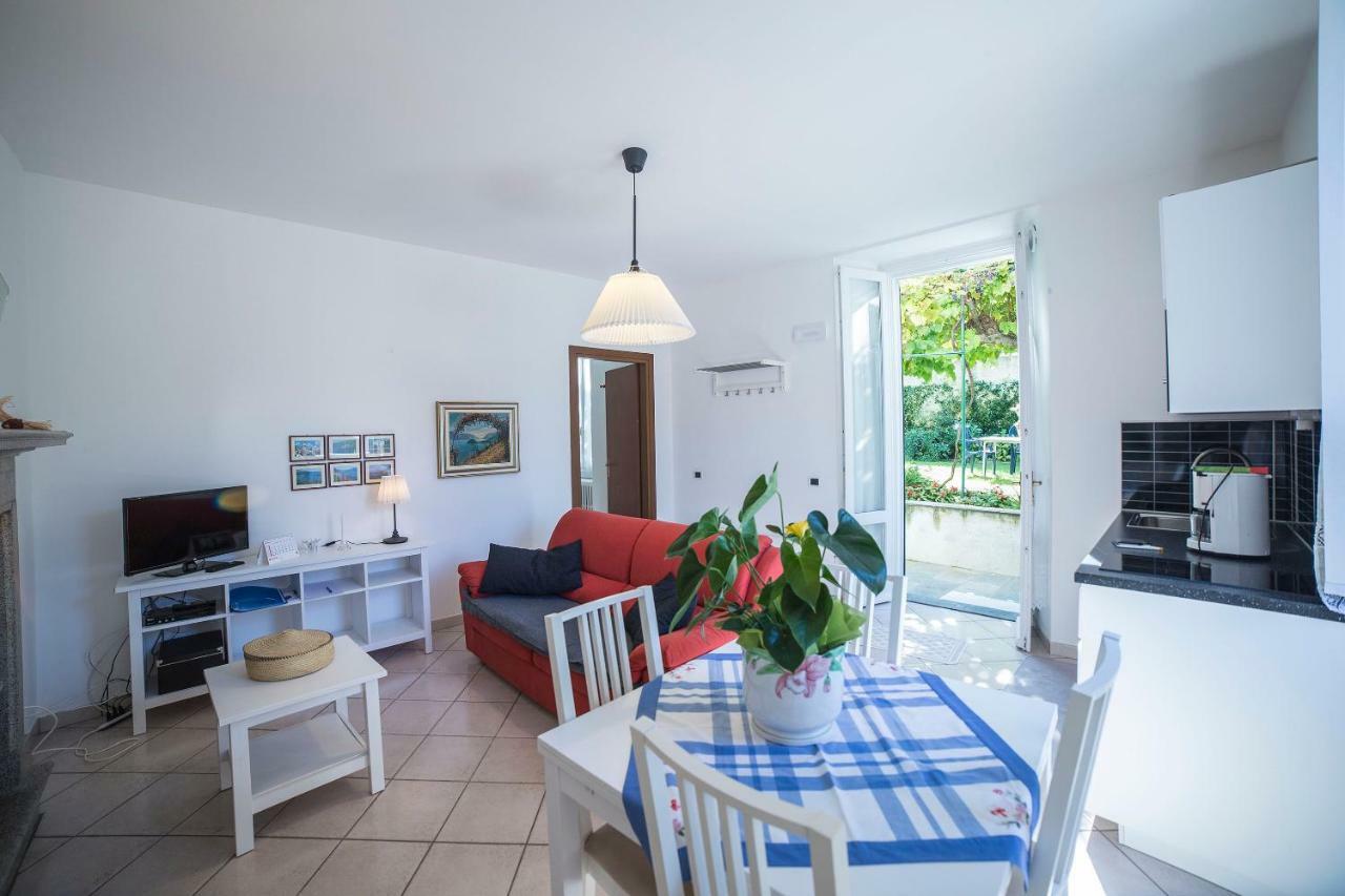Casa Bertul Villa Лецено Екстериор снимка
